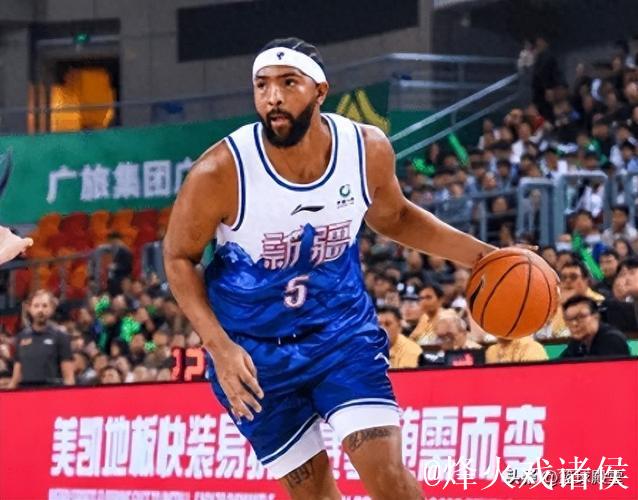 输完北京刘炜遭众怒！用人+防守+应变全崩，实在不行下课吧！