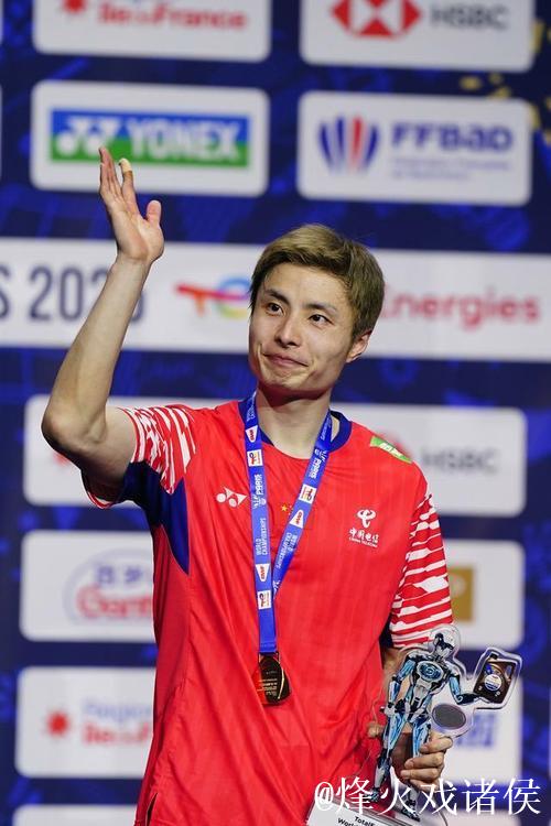 石宇奇因伤退出比赛 摘得马来西亚公开赛男单亚军