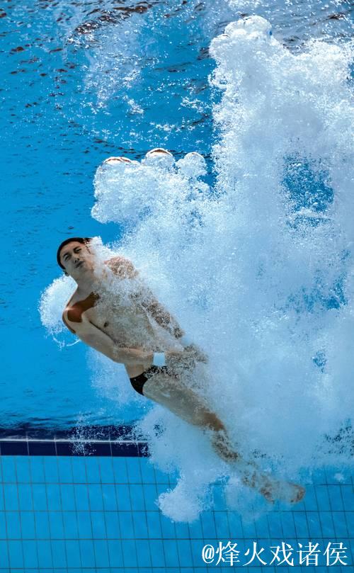 练俊杰勇夺全运会跳水男子个人全能金牌